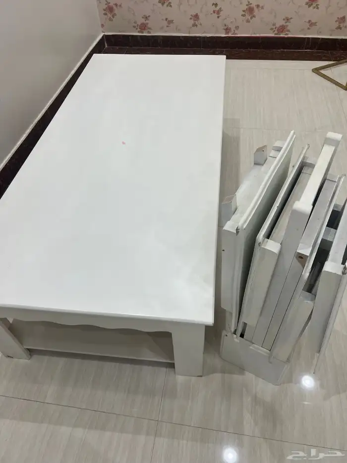 طاولة اثاث 1