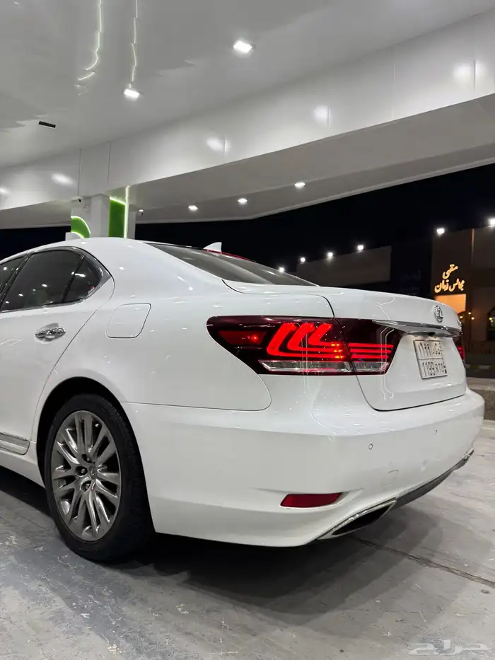 لكزس LS460 2015 وكالة 17