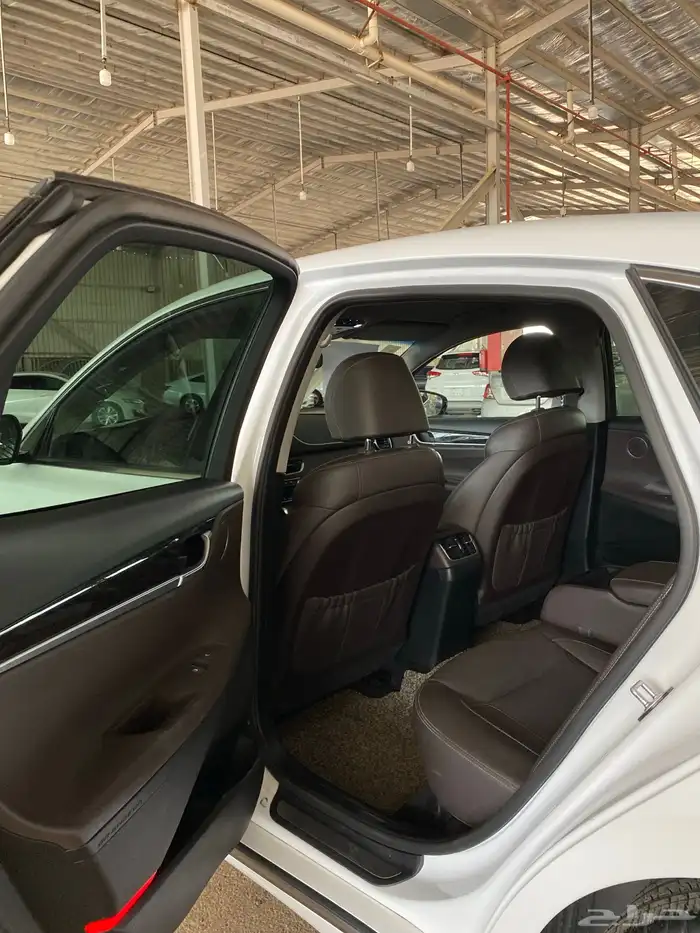 ازيرا 2019 بنزين 8