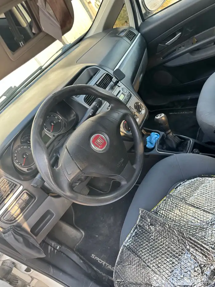 فيات لينيا 5