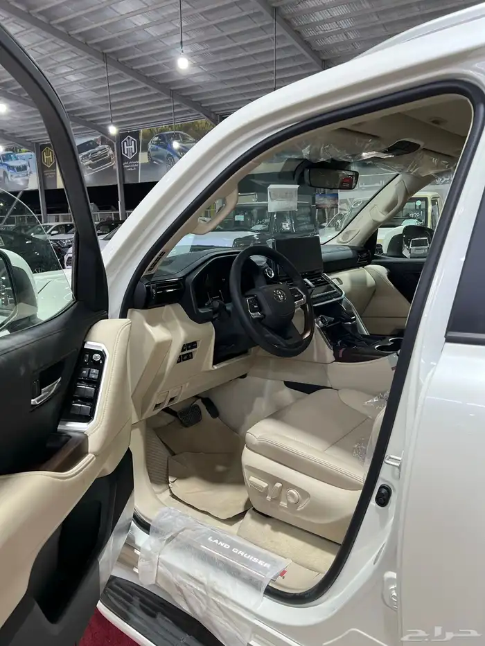 تويوتا   لاندكروزر GXR-S بنزين 2025 جديد سعودي 326.600شامل 6