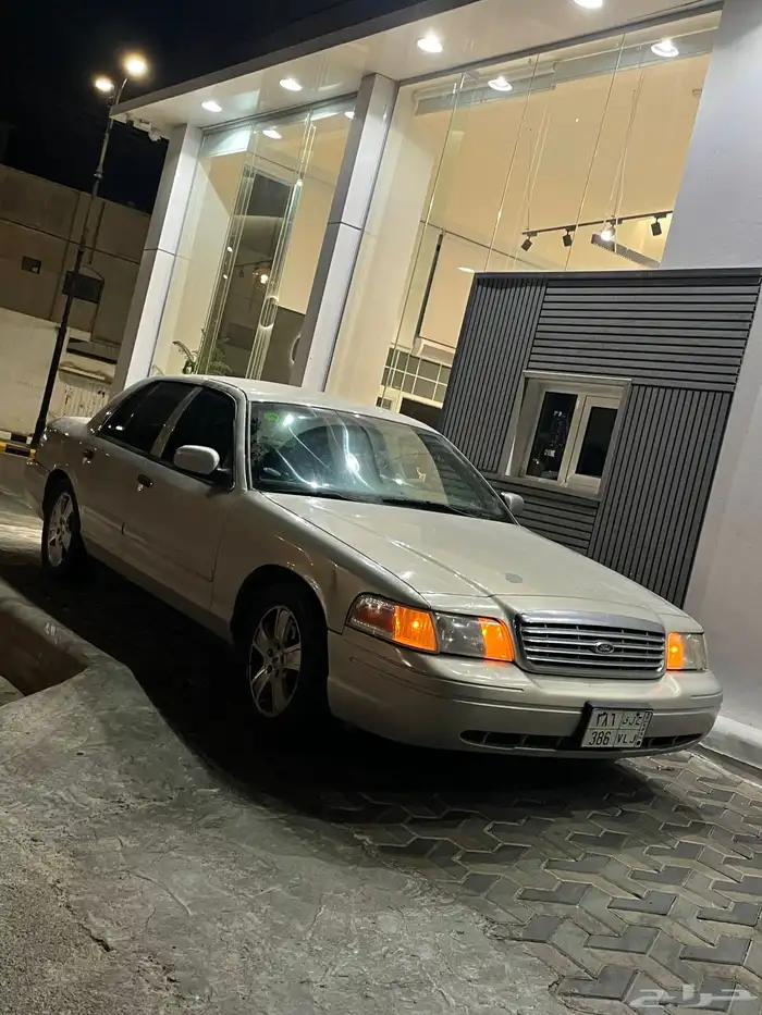 فورد فكتوريا 8