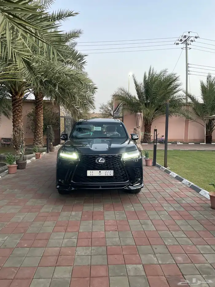 لكزس 2024 f يحمل لوحه مميزه 10