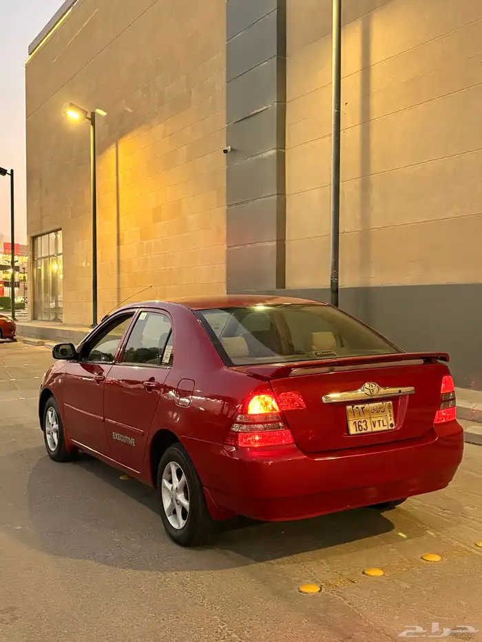 للبيع  كرولا موديل 2004 4