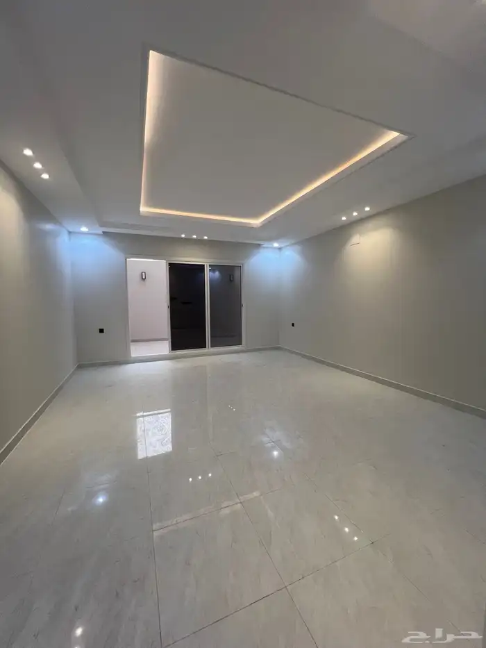 للبيع فيلا دورين وملحق حي العزيزية مكتملة الخدمات 8