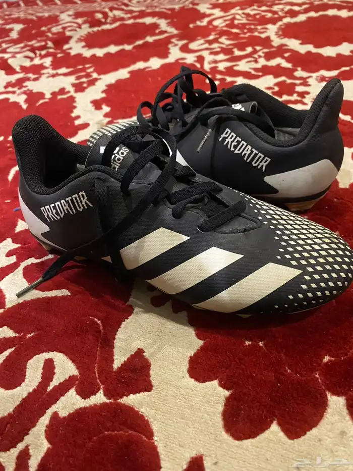 للبيع جزمة أديداس كرة قدم أصلية 2