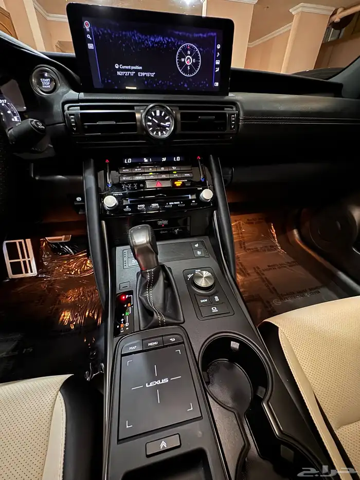 لكزس IS 350 F Sport 2023 24