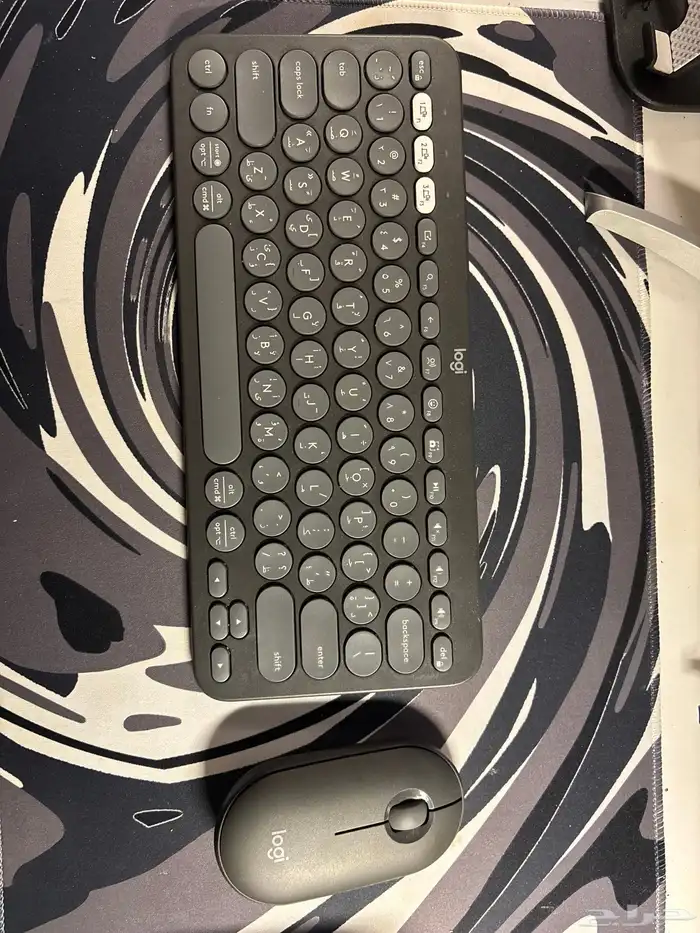 ماك ميني وملحقاته كامله مع شاشه للبيع 2700 3