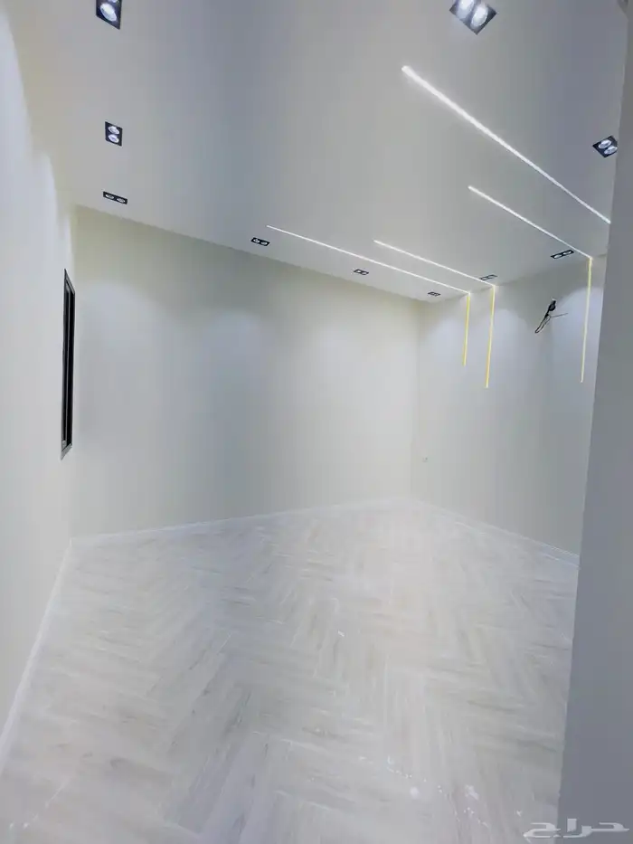 للبيع شقق تمليك ارضي بحوش مدخل سيارة حي الموسى 17