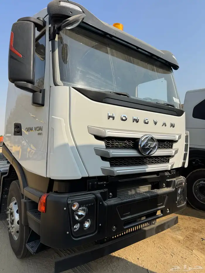 معدات واليات وشاحنات بأسعار نهايه السنه 1