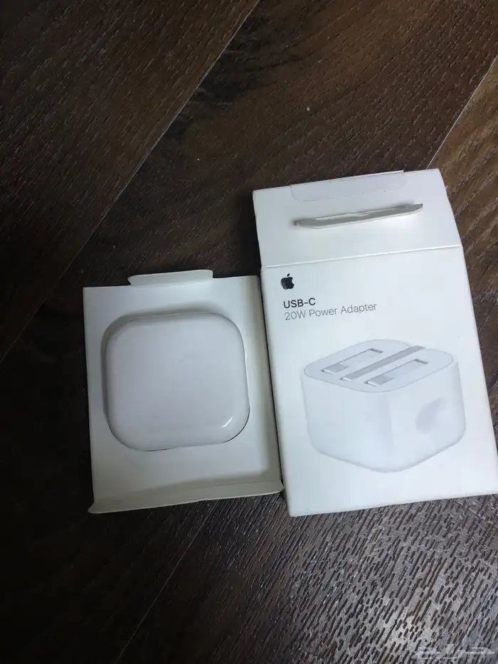 ايفون شاحن اصلي 20 وات 1