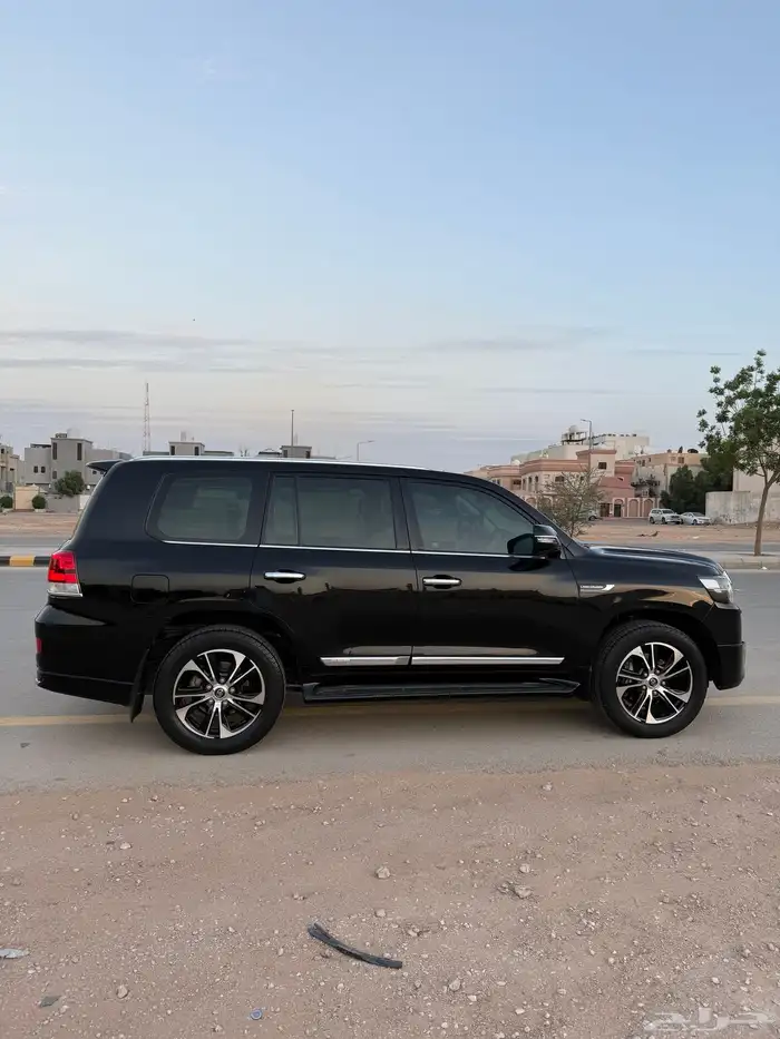 لاندكروزر 3