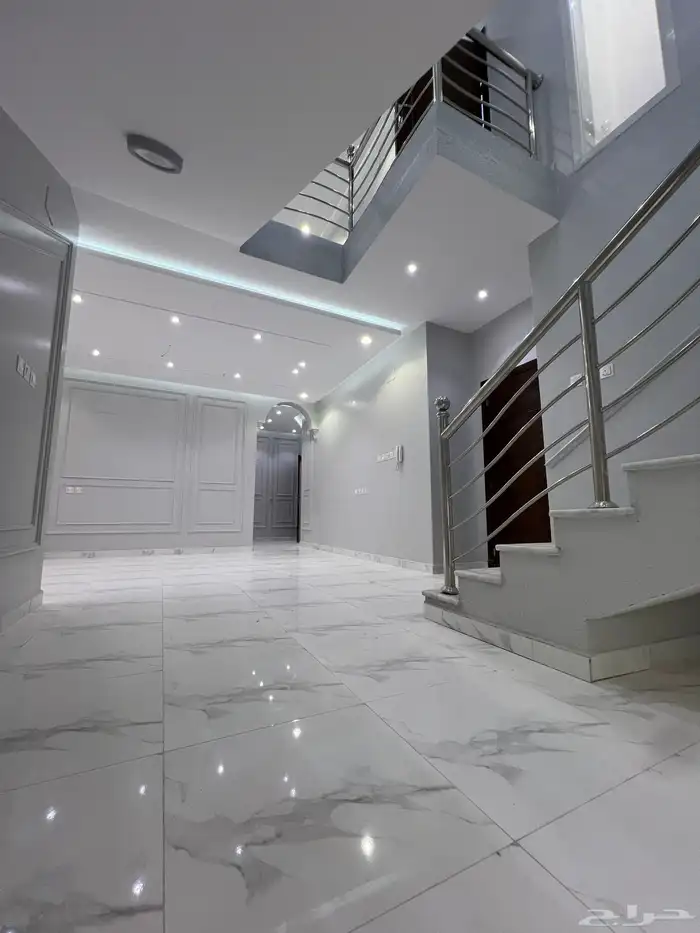 اخر روف بملحق للبيع بحي النعمان قرب الرصراص والقاعدة الجوية 35