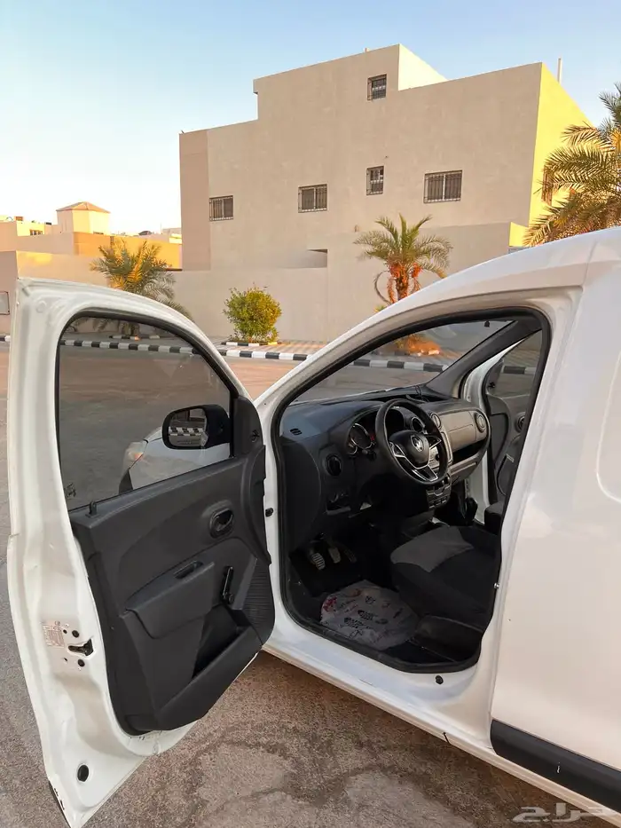 رينو دوكار فان 12
