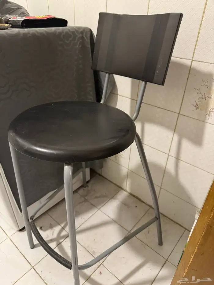 كرسي مرتفع عدد 2 مقابل 200 ريال 0