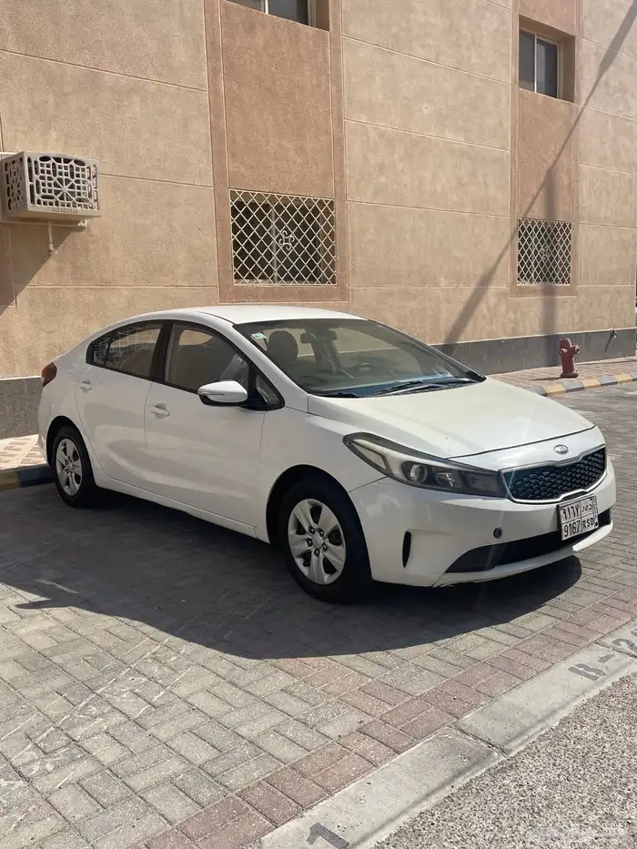 كيا سيراتو 2018 للبيع بحالة جيده 2