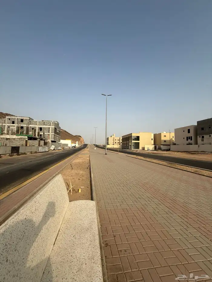 للبيع ارض تجارية في مخطط السلام م623 شارع35م شمالي 5