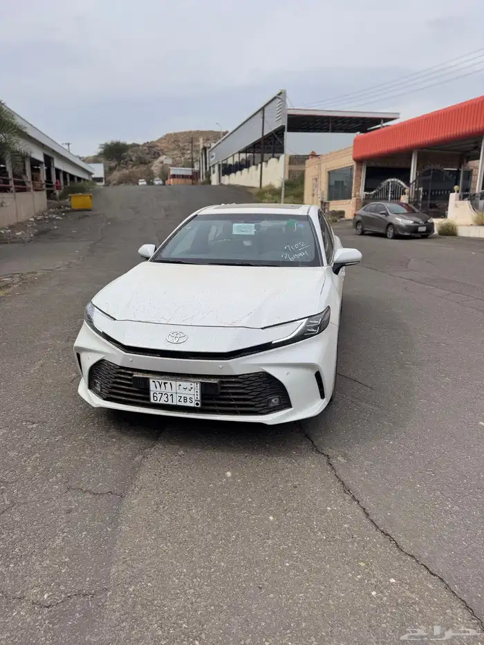 كامري 2025 LE ابيض 2