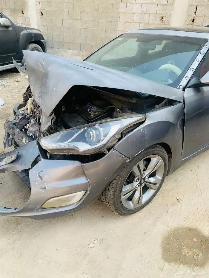 فوليستر 2012 هيونداي مصدومة للبيع 6