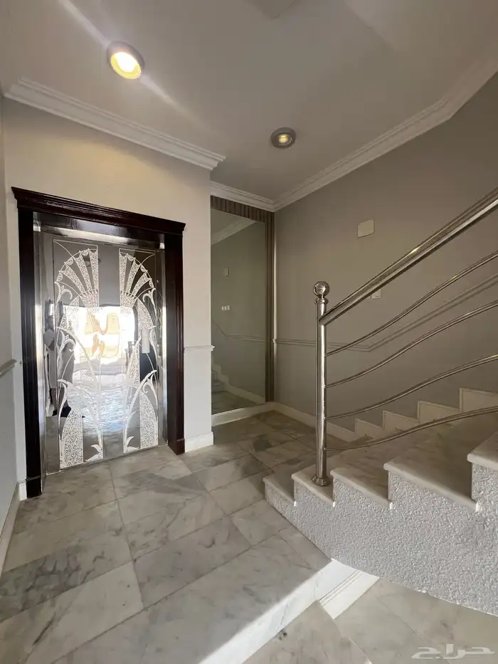 اخر روف بملحق للبيع بحي النعمان قرب الرصراص والقاعدة الجوية 5