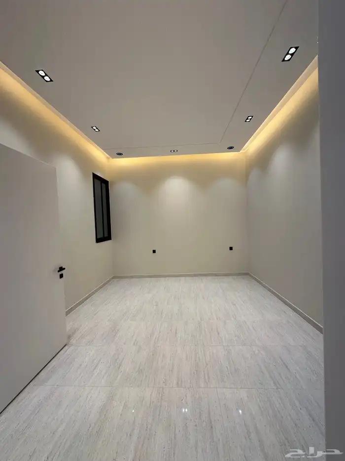 للبيع شقه ارضيه بمدخل سياره قريبه من مطار ابها 18