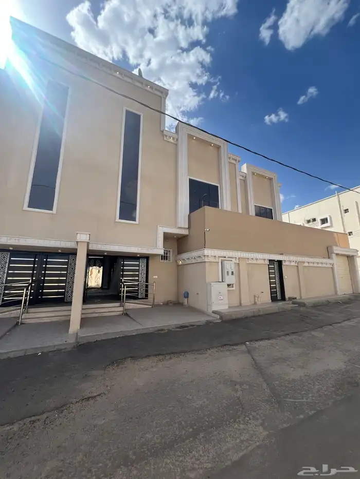 اخر روف بملحق للبيع بحي النعمان قرب الرصراص والقاعدة الجوية 0