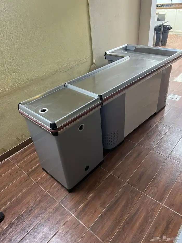 طاولة محاسب كاشير مستعملة للبيع 0