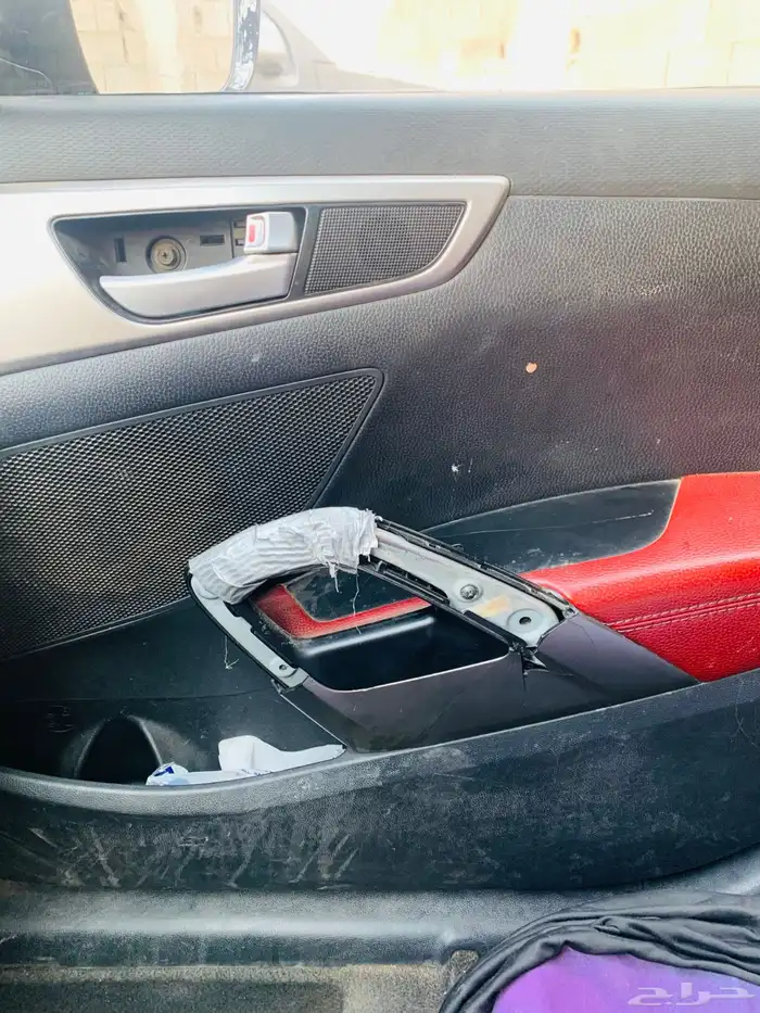 فوليستر 2012 هيونداي مصدومة للبيع 35