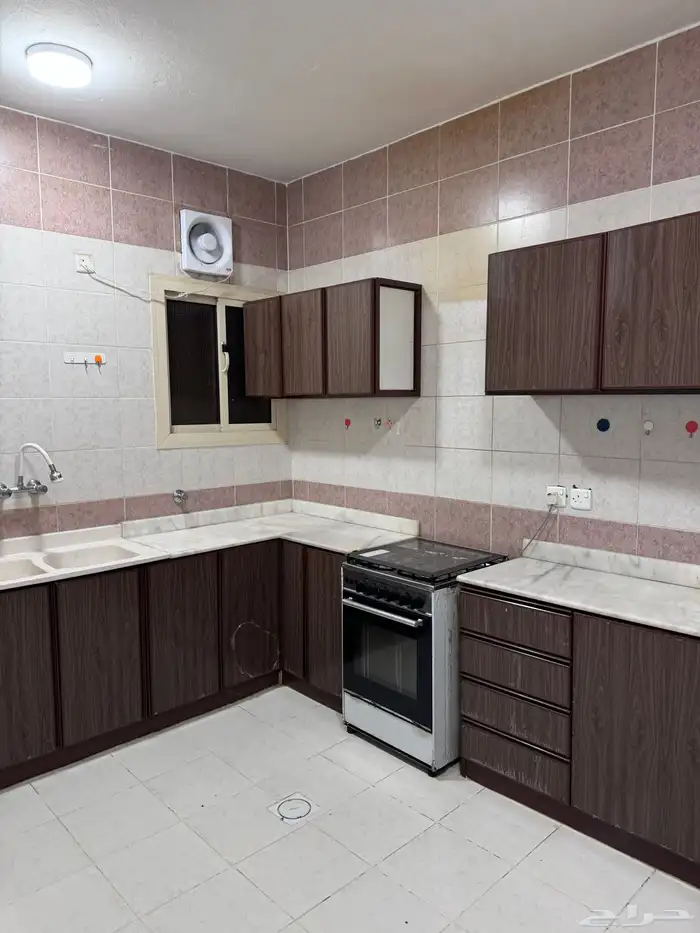 شقه مفروشه لإيجار ط ريق ملك فهد 1