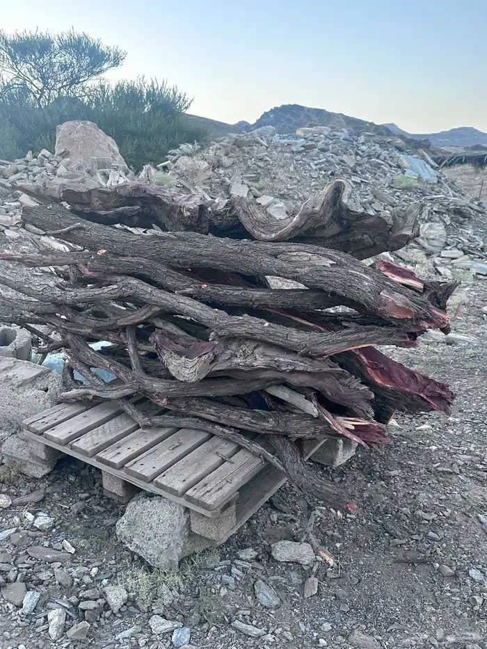 حطب قرض للبيع الموقع عاكفه 0