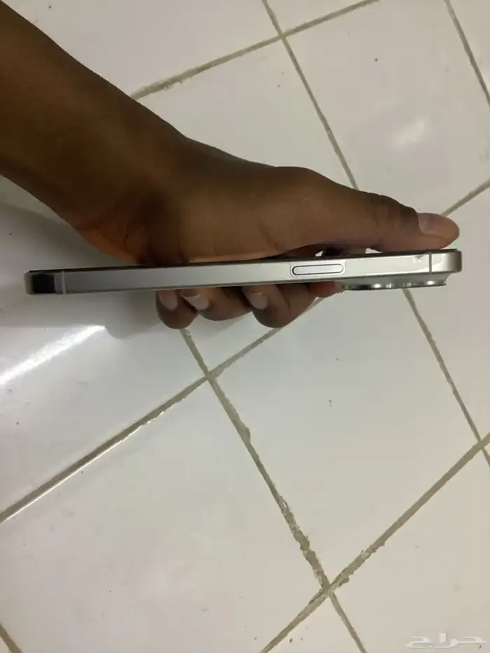 للبيع. ايفون 15 برو مكس 256 جديد شرط 4