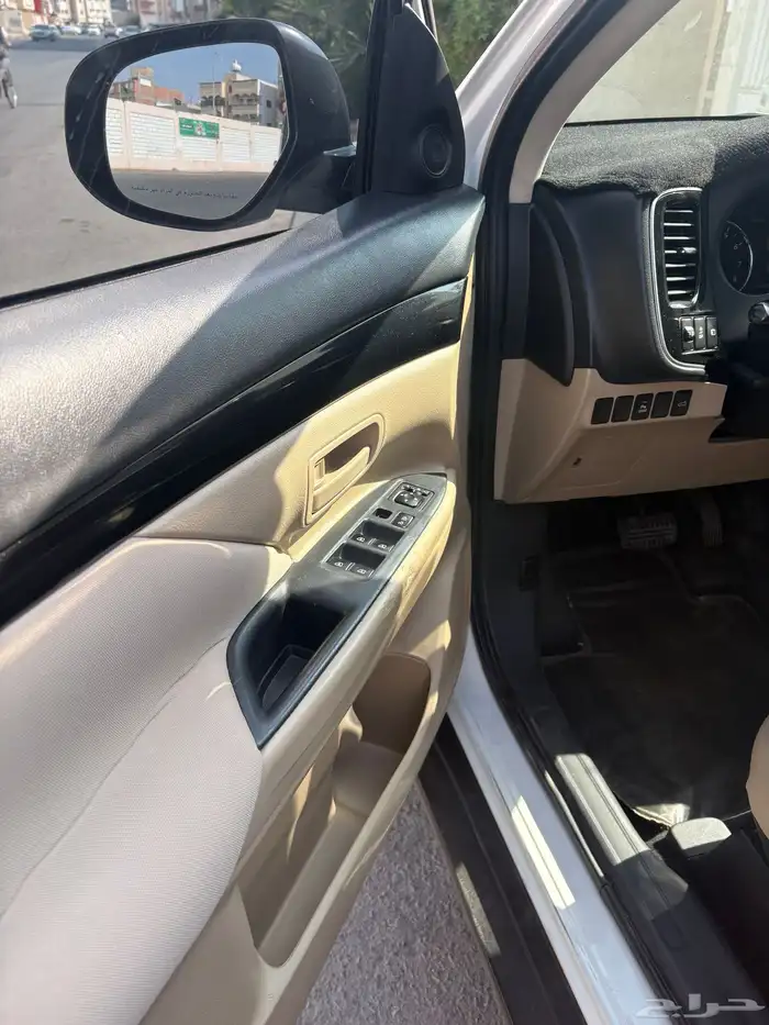 مستوبشي اوتلاندر 2022 4