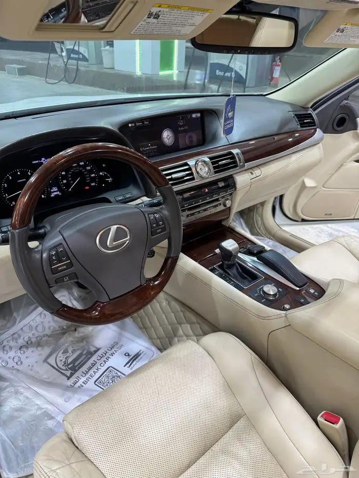 لكزس LS460 2015 وكالة 23