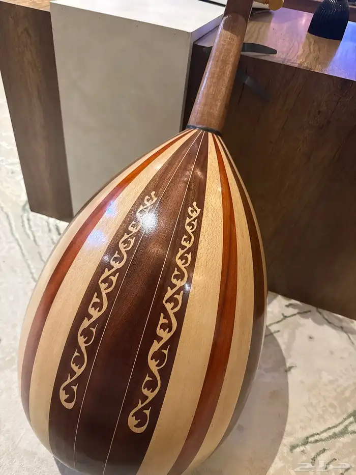 عود عزف للبيع 1