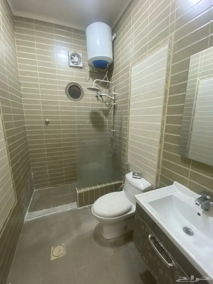 شقه للإيجار بحي الندى 4