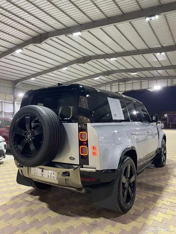 لاندروفر ديفندر X110 خليجي 2021 شبه جديد 7