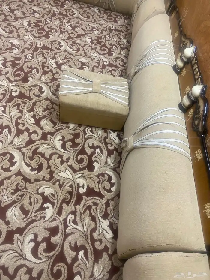 فرشه ومخاد ومراكي المقاس تقريبا7في4 0