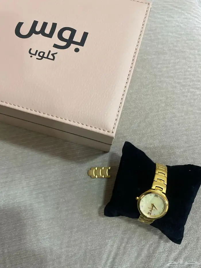ساعه  نسائية  بوس كلوب 1