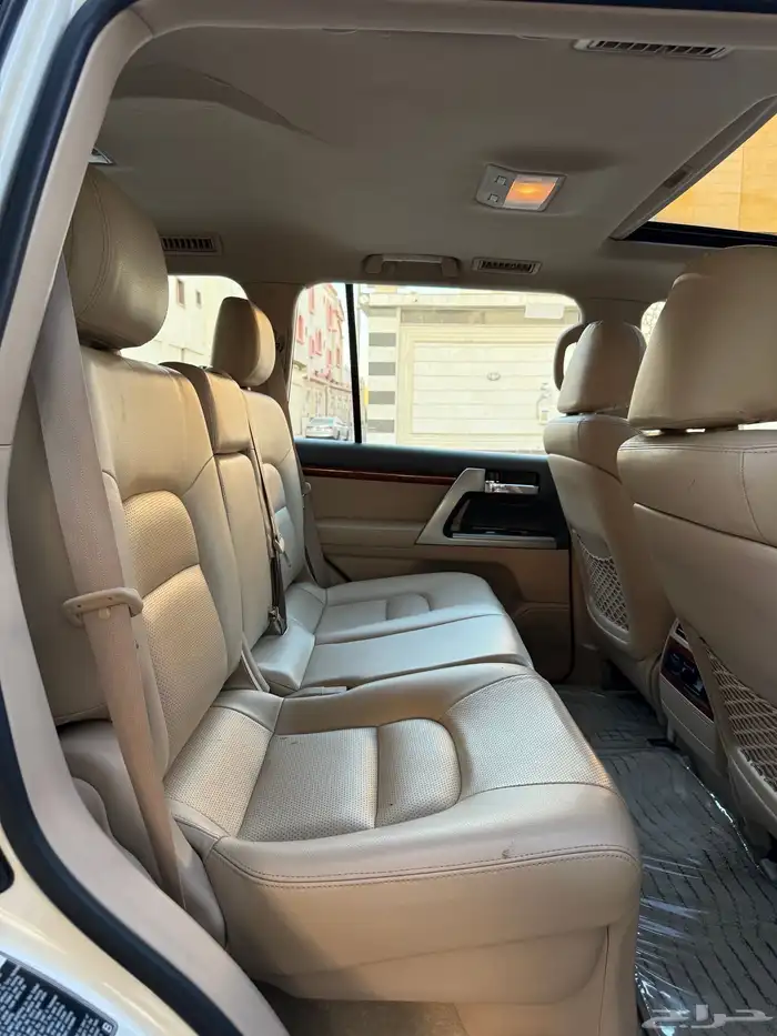 لاندكروزر VXR 2015 بريمي ( وكالة ) 36