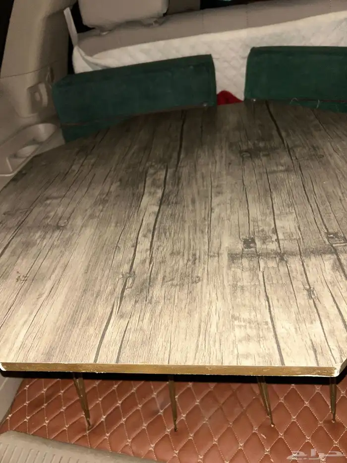 طاولات للبيع 1