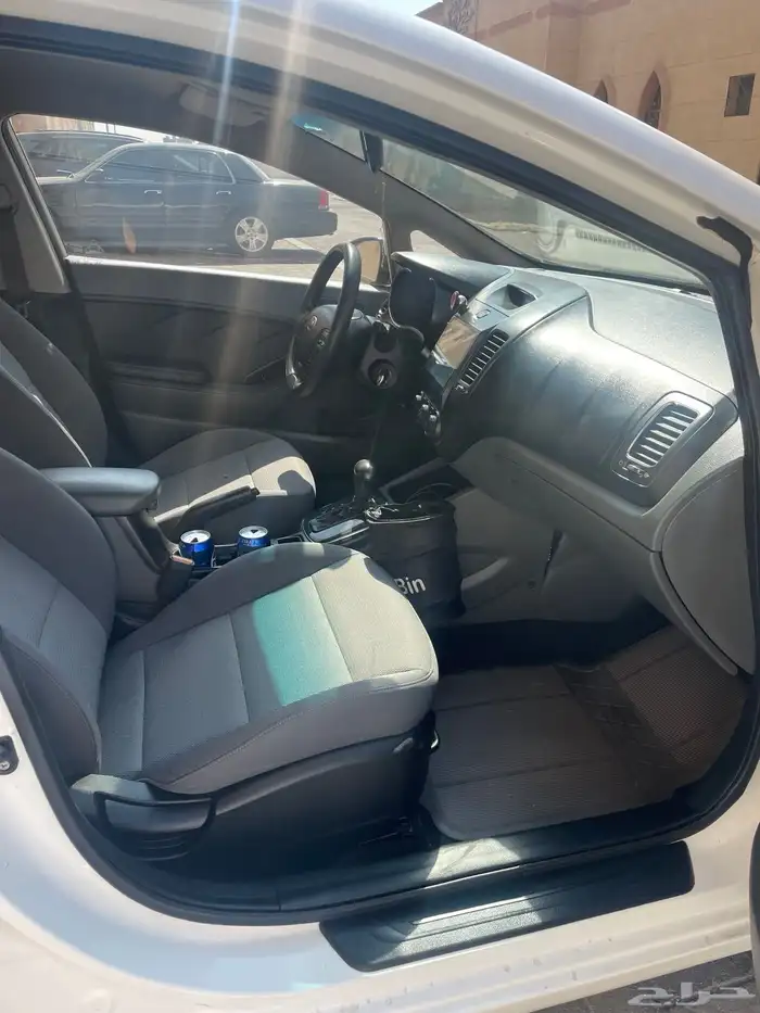 كيا سيراتو 2018 للبيع بحالة جيده 6