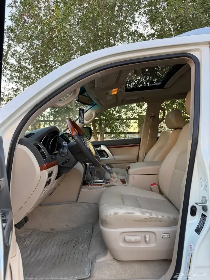 لاندكروزر VXR 2015 بريمي ( وكالة ) 65