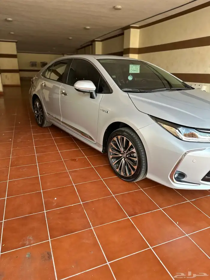 كورولا 2024 GLI هايبرد اعلى فئة - ممشى قليل - شبه وكالة 0