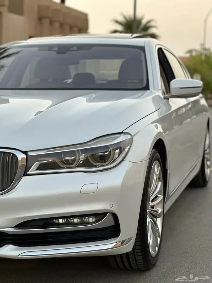 بي ام 740 ماشي فقط 73 الف بدي وكاله صيانات وكاله 41