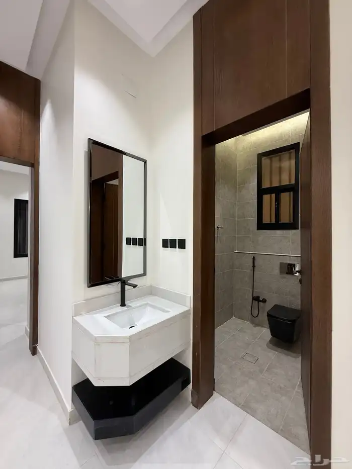 للبيع ارواف ارضيه وارواف علويه ببايكة سيارة ابها حي الزهور 14