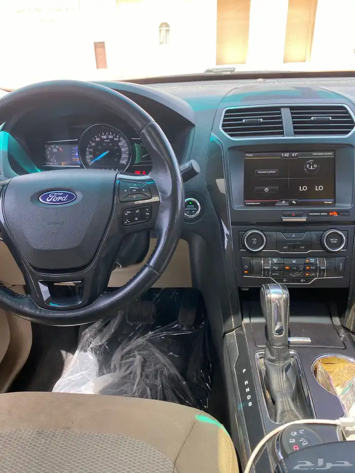 للبيع فورد اكسبلورر 2017 اسود XLT مالك اول دبل 15