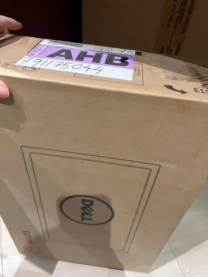 كمبوترات شبه جديده وواحد جديد بالكرتون 2