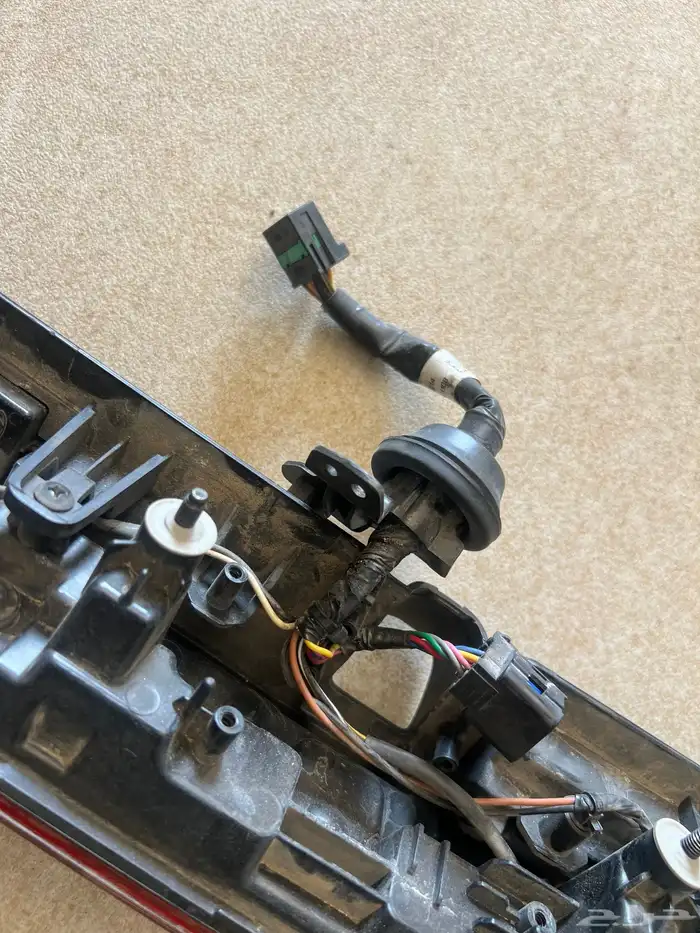 لد خلفي اكسنت 2025 فيه كسر بسيط 13