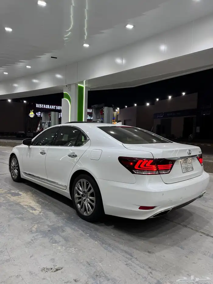 لكزس LS460 2015 وكالة 10