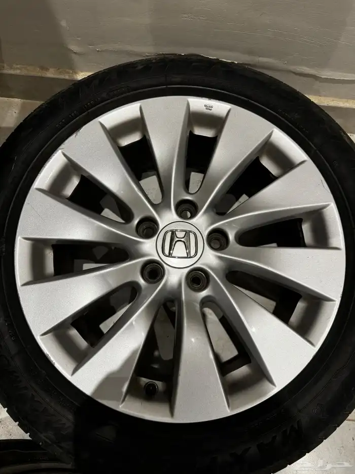 جنوط اكورد 2013 - 2016 اصلي وكاله نظيفه وشرط 0